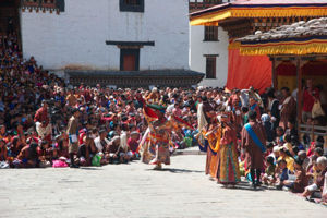 Il festival Lhamo Drubchhoe